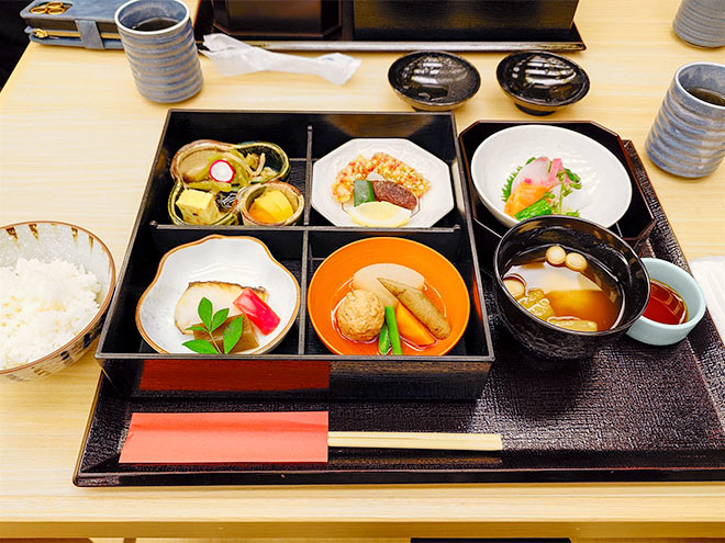 「新宿御苑～四谷・赤坂散策」コース