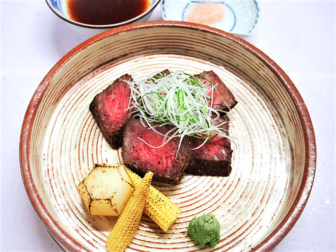 牛肉の炙り焼き