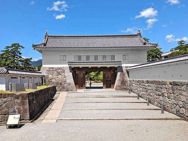銅門